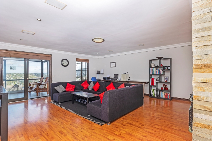 4 Bedroom Property for Sale in Van Riebeeckshof Western Cape
